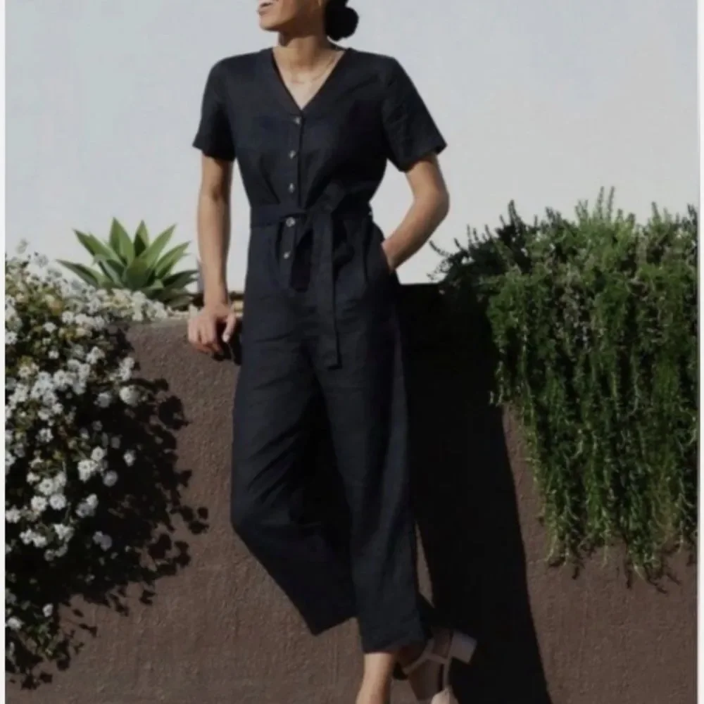 Everlane Women's Black Linen Short Sleeve Cropped Straight Leg Jumpsuit Size 6